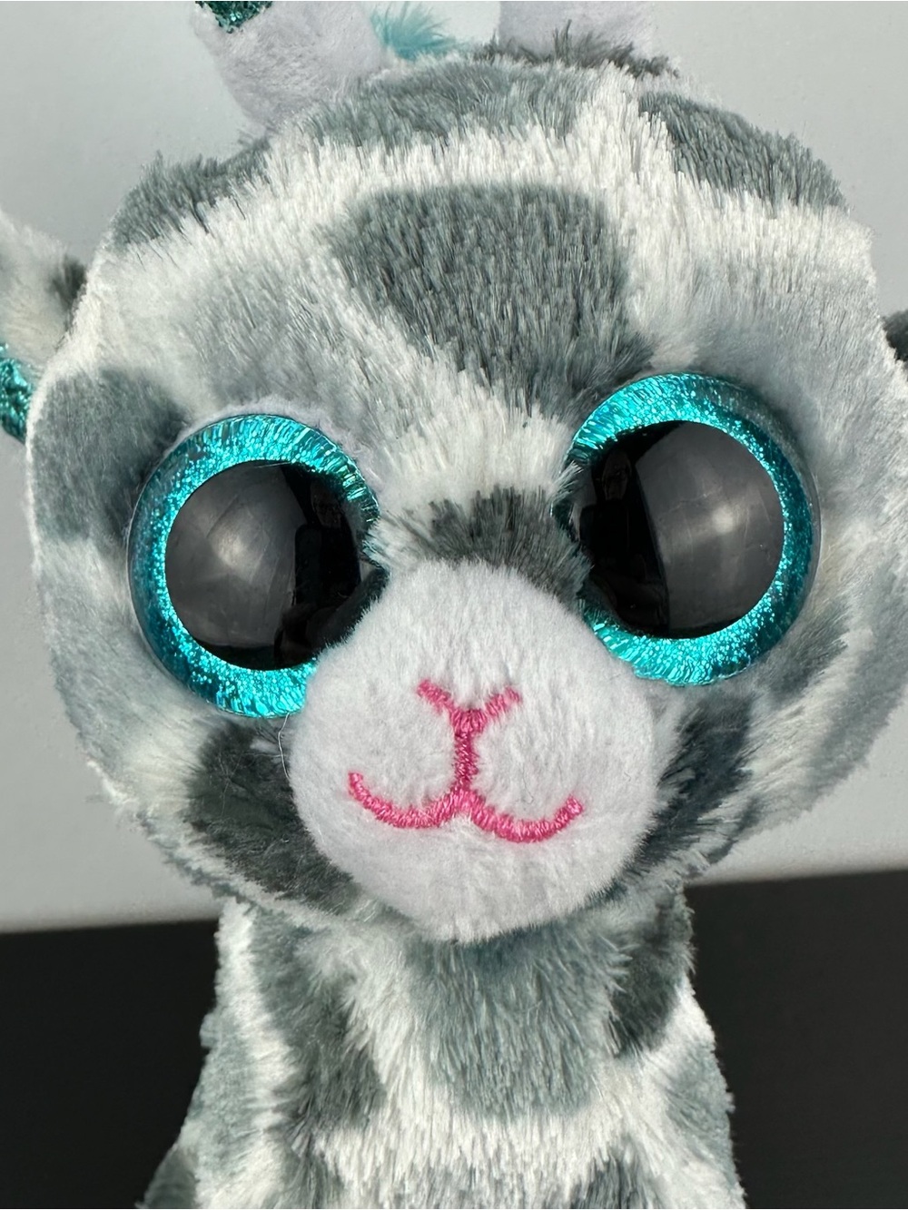 TY Beanie Boos Gia Giraffe 7.5" Plush Stuffed Animal Big Blue Eyes Boo - Picture 2 of 4